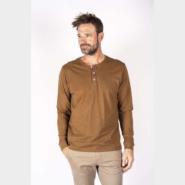 Gaston T-Shirt L/Æ herre | Pre-End herre langærmet t-shirt | Bomulds bluse mænd med stolpelukning | bomulds trøje til mænd rund hals og knapper | Smart kvalitets ensfarvet bluse hos