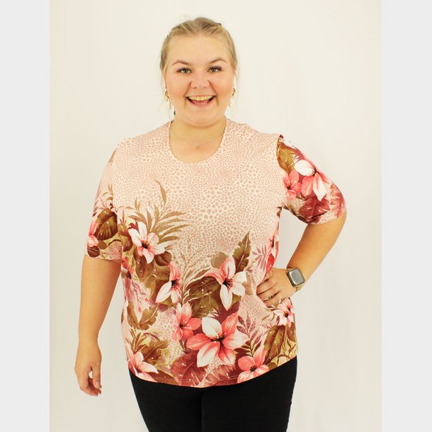 Veronika Curvy T-Shirt