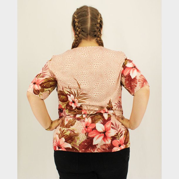 Veronika Curvy T-Shirt