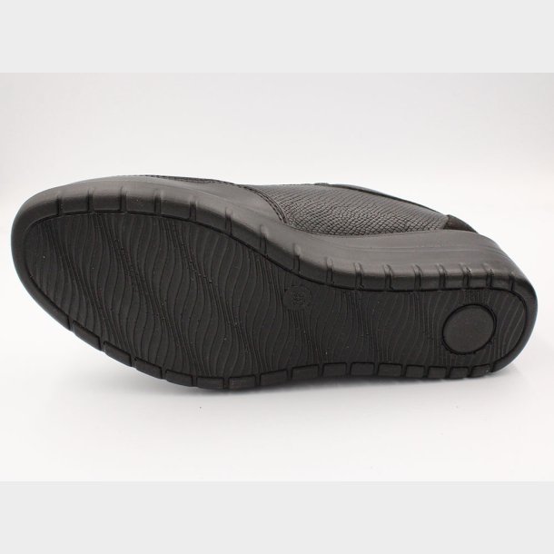 Silvia Komfortsko M/Lynls