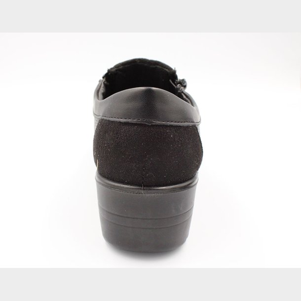 Silvia Komfortsko M/Lynls