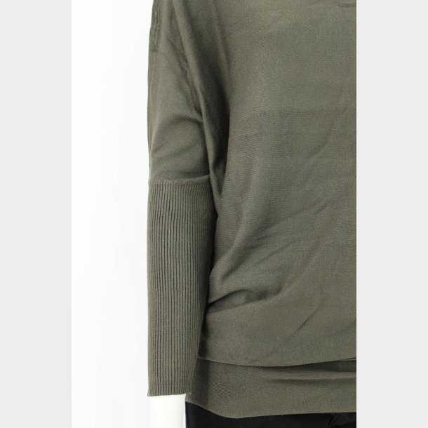 Linda Batwing Pullover